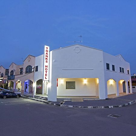 Thanks Hotel Parit Buntar Exteriör bild