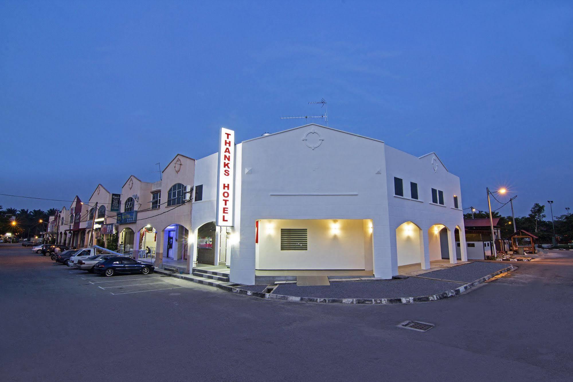 Thanks Hotel Parit Buntar Exteriör bild